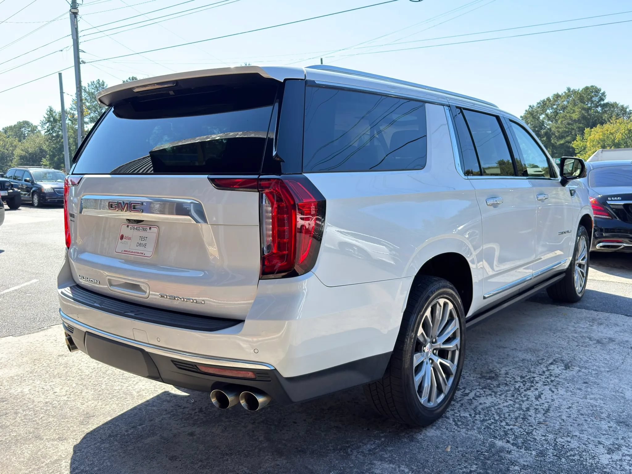 Used 2021 GMC Yukon XL Denali w/ Denali Premium Package RWD image 9
