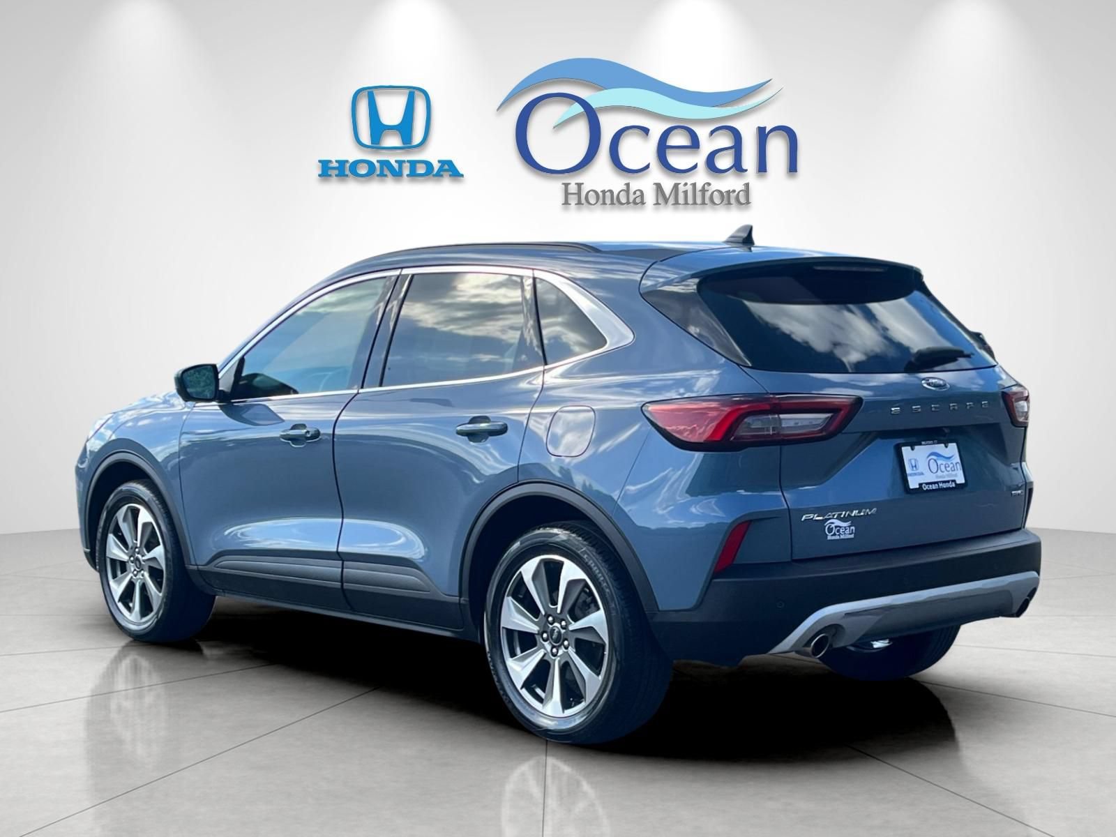 Used 2024 Ford Escape Platinum AWD/4WD image 5