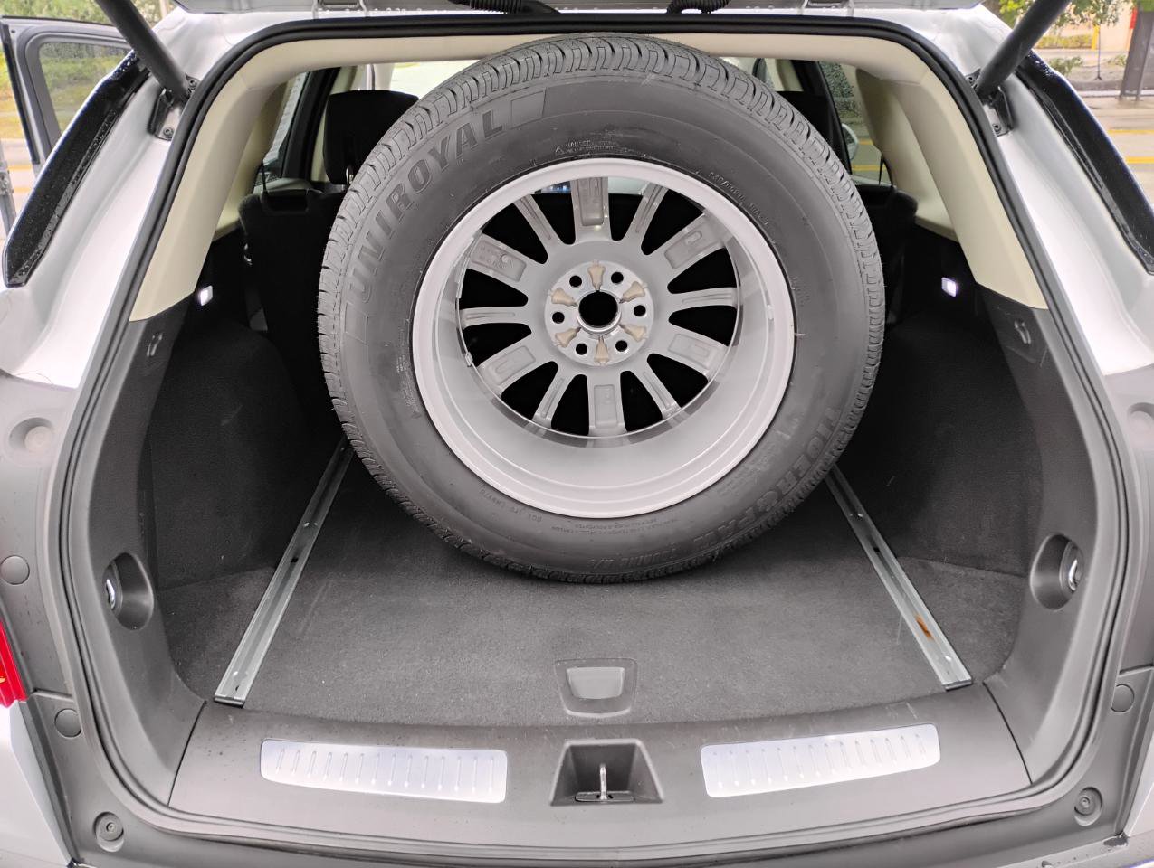 Used 2018 Cadillac XT5 Luxury w/ Driver Awareness Package image 55