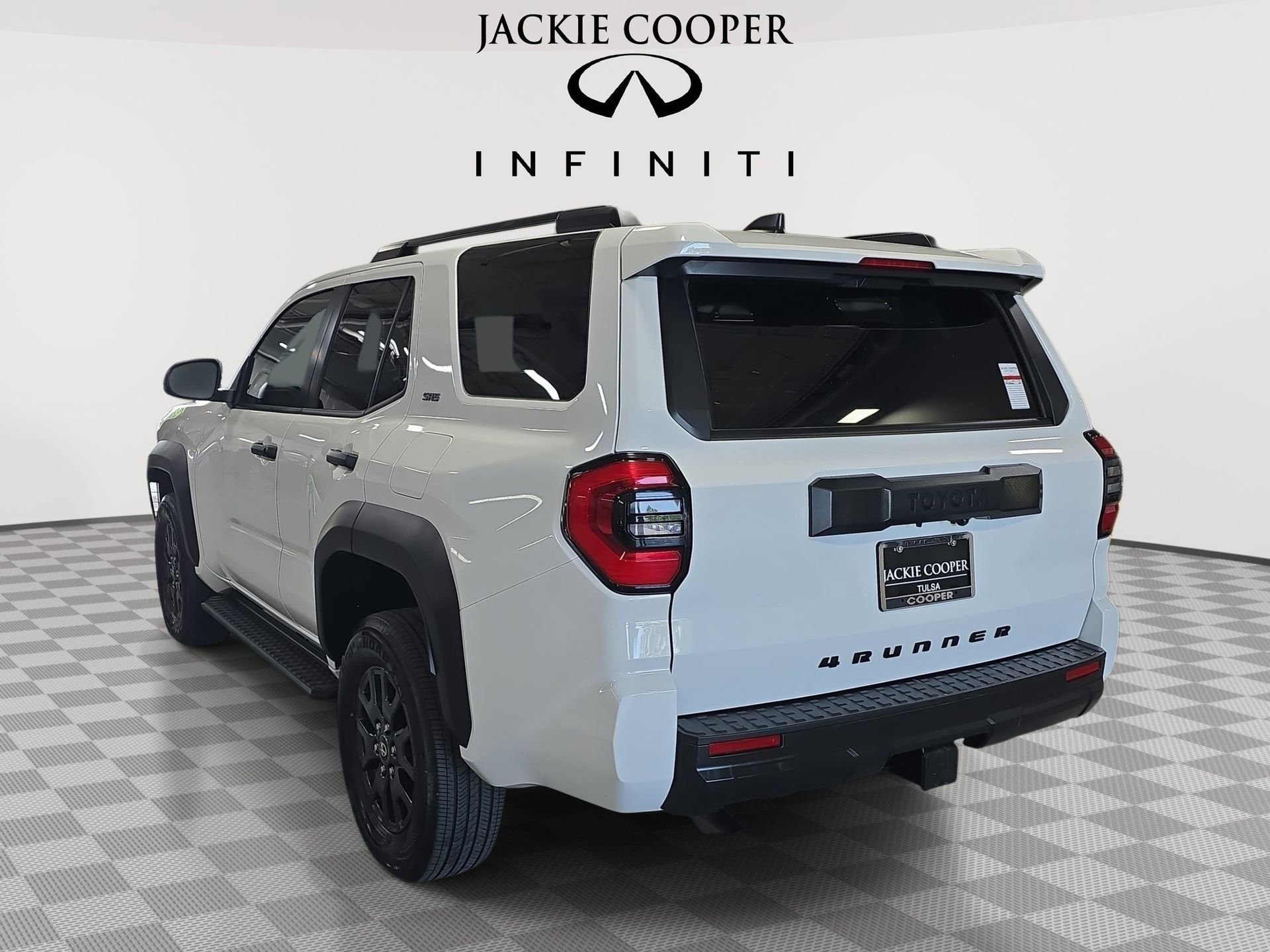 Used 2025 Toyota 4Runner SR5 AWD/4WD image 7
