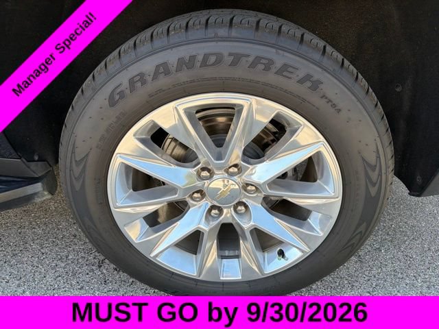 Used 2024 Chevrolet Suburban Premier RWD image 39