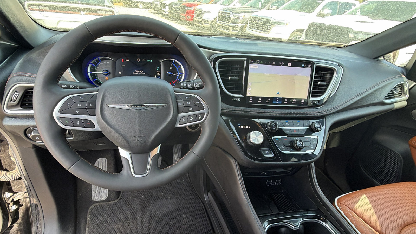 Used 2025 Chrysler Pacifica Pinnacle FWD image 27