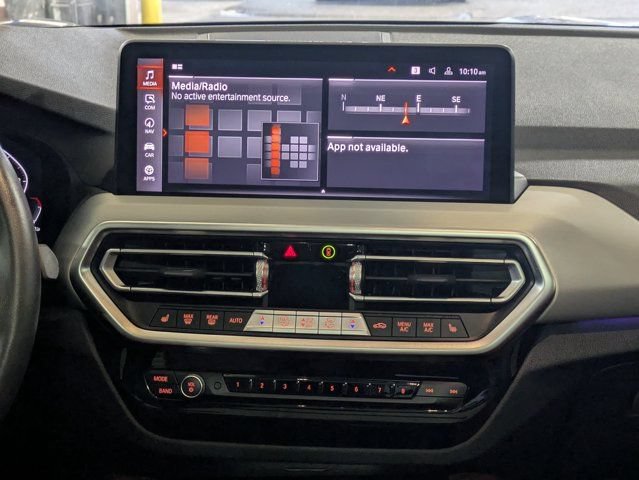 Used 2022 BMW X4 xDrive30i w/ Parking Assistance Package AWD/4WD image 19
