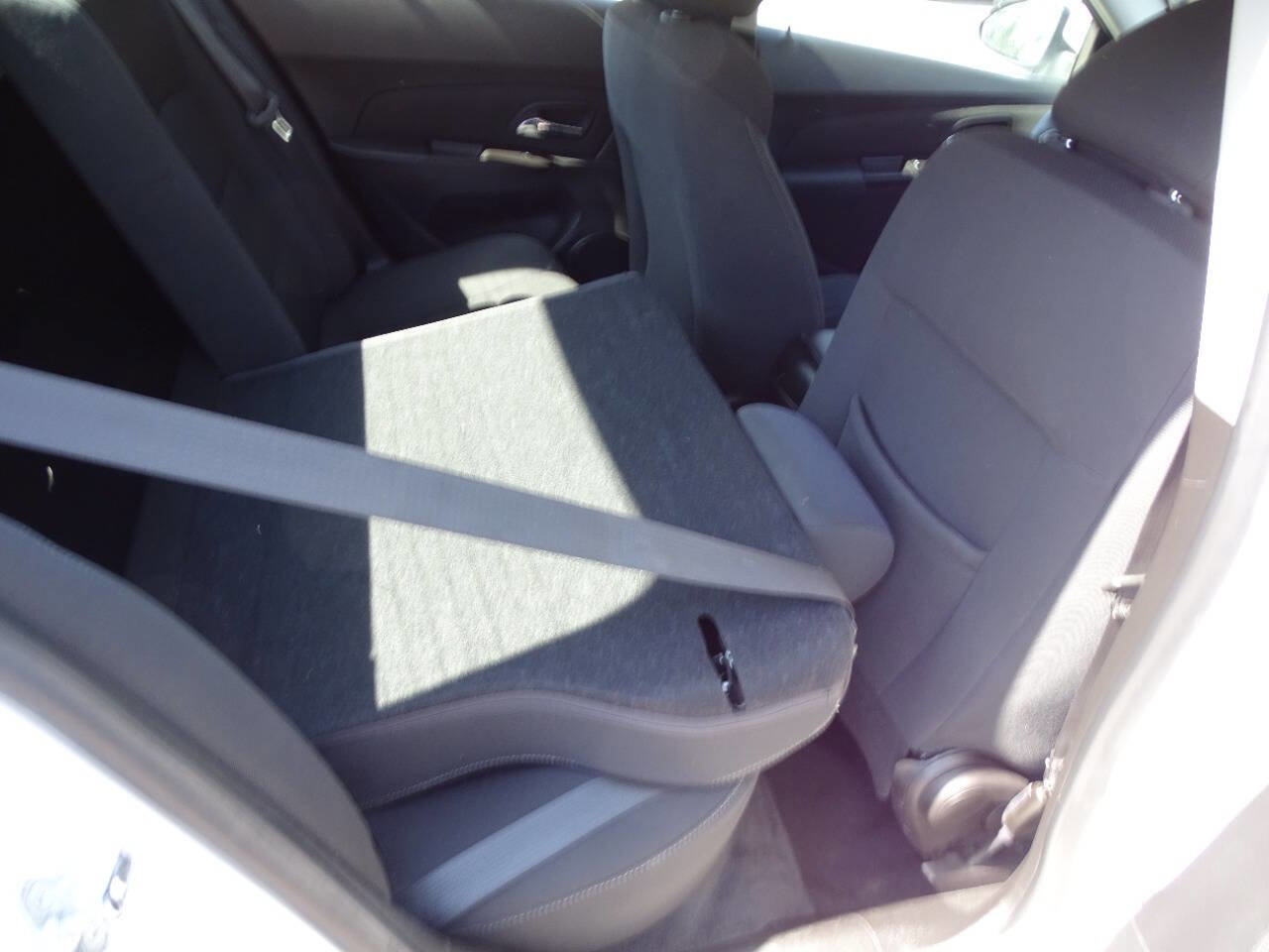 Used 2016 Chevrolet Cruze Limited LT FWD image 30