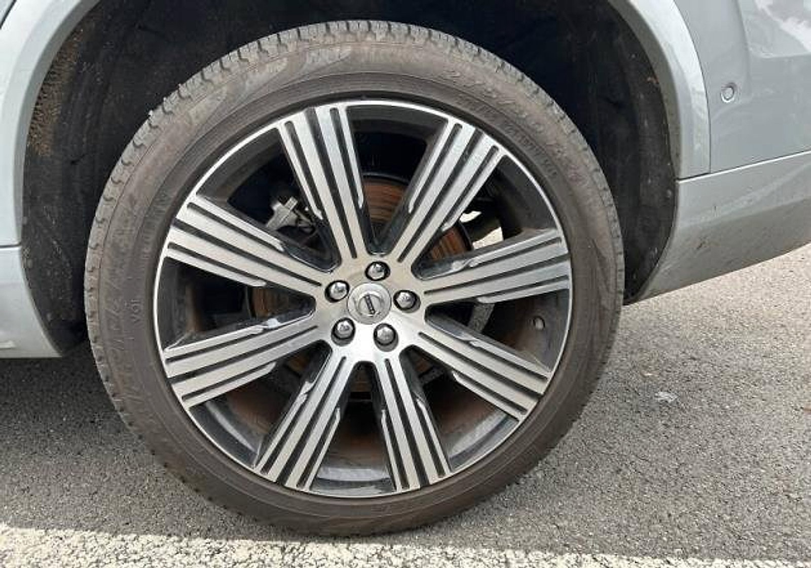 Certified 2024 Volvo XC90 B6 Plus image 21