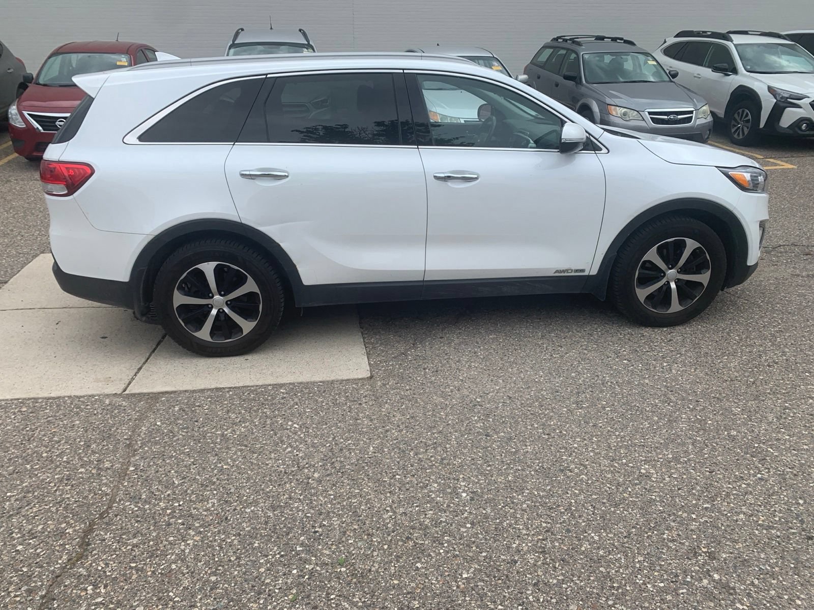 Used 2017 Kia Sorento EX AWD/4WD image 4