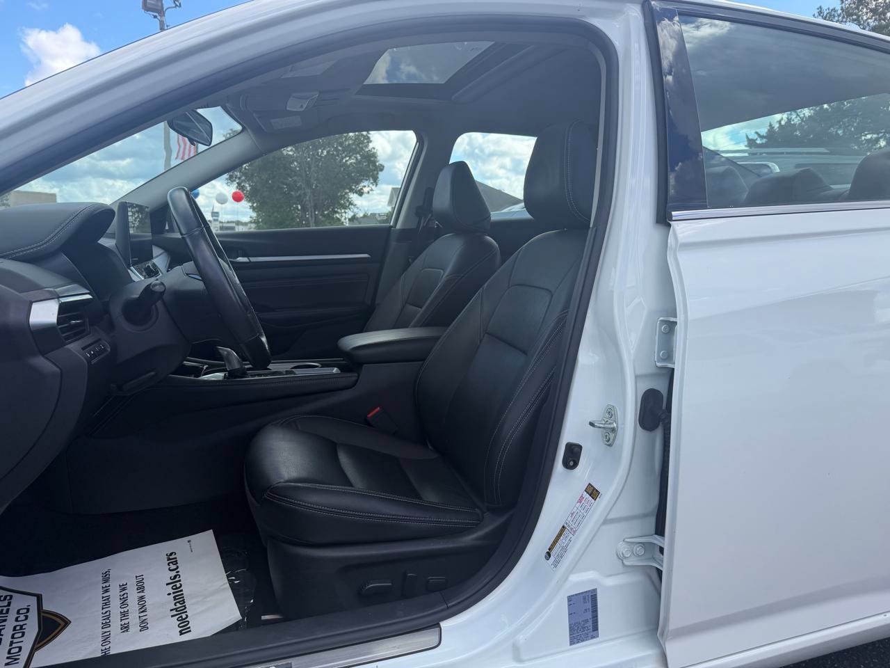 Used 2023 Nissan Altima 2.5 SL AWD/4WD image 9