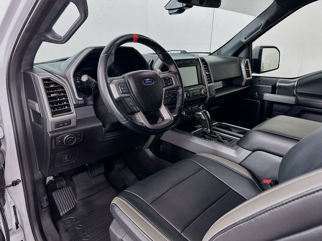Used 2017 Ford F150 Raptor w/ Equipment Group 802A Luxury AWD/4WD image 9