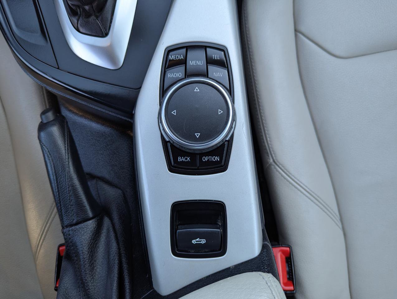 Used 2015 BMW 228i xDrive Convertible AWD/4WD image 25