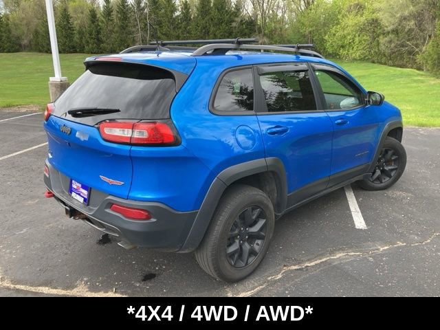 Used 2018 Jeep Cherokee Trailhawk w/ Cold Weather Group AWD/4WD image 2