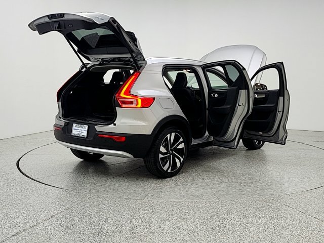 Certified 2023 Volvo XC40 B5 Plus w/ Protection Package Premier AWD/4WD image 11