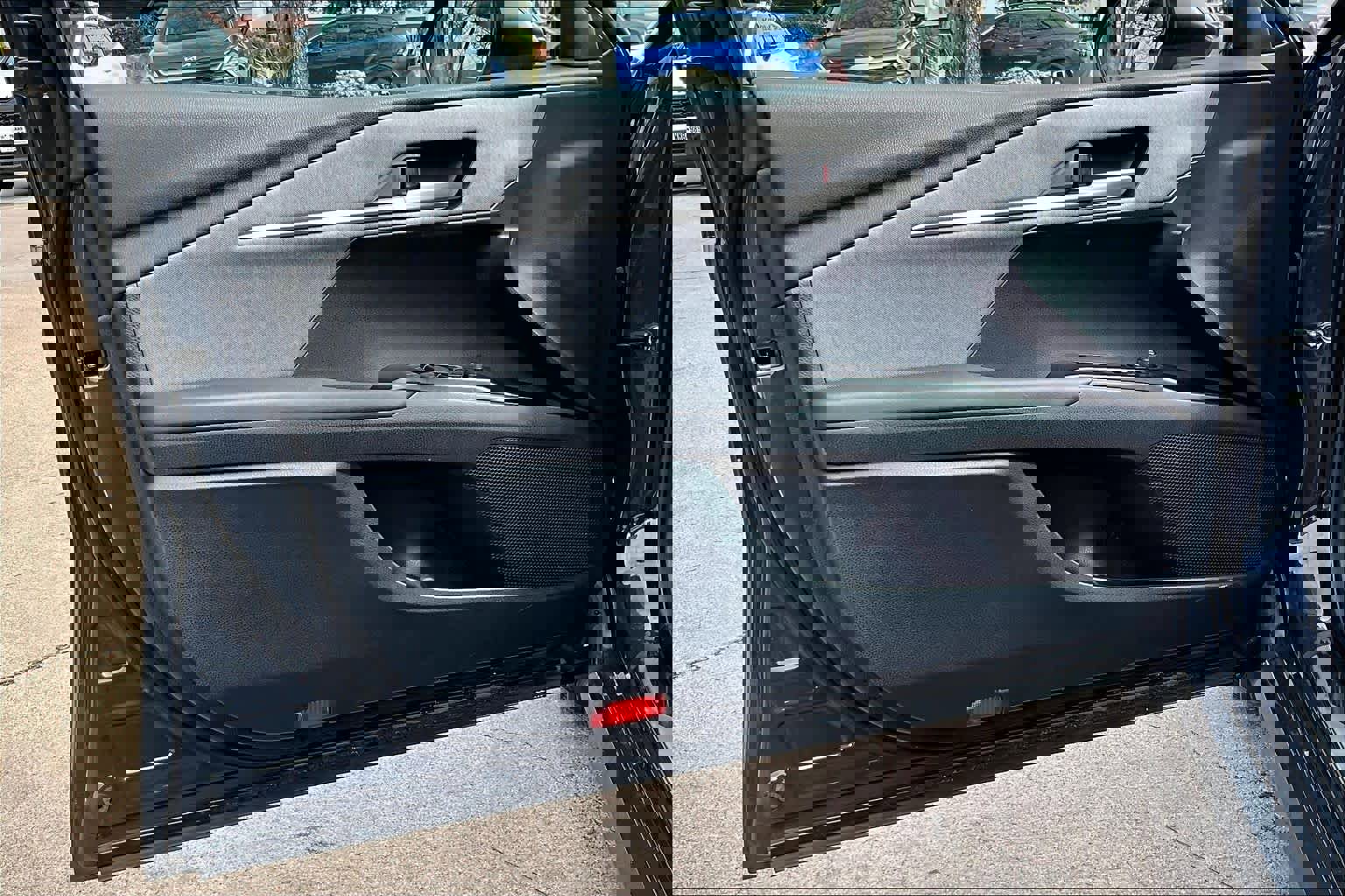 Used 2025 Toyota Camry LE w/ Convenience Package image 20