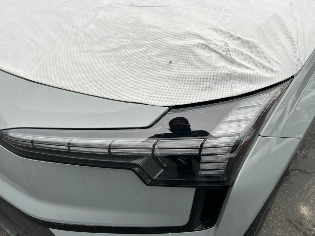 New 2025 Volvo EX30 Plus w/ Protection Package Premier AWD/4WD image 7