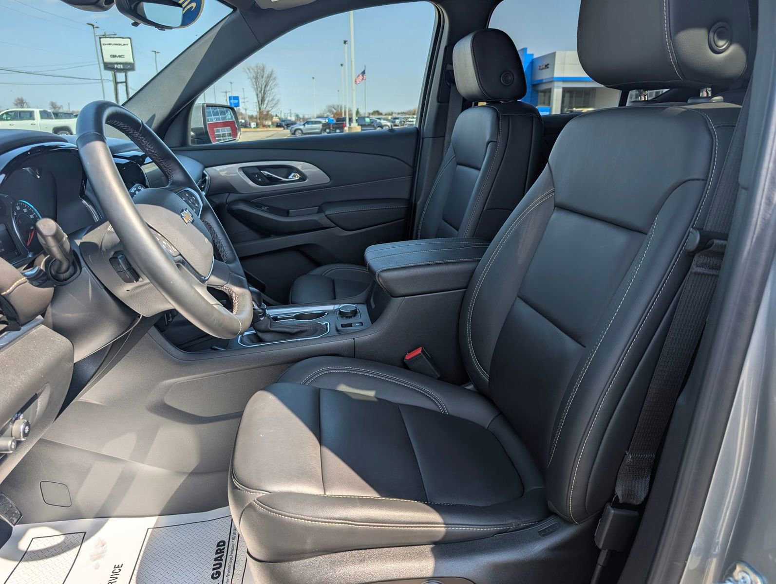 Used 2023 Chevrolet Traverse LT w/ LT Premium Package image 11