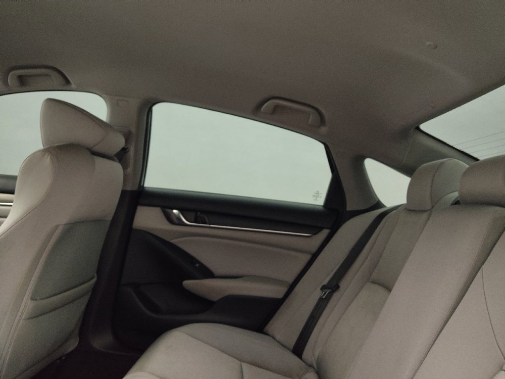 Used 2018 Honda Accord LX image 18