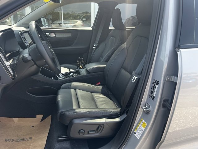 Certified 2023 Volvo XC40 B5 Plus w/ Protection Package Premier image 17