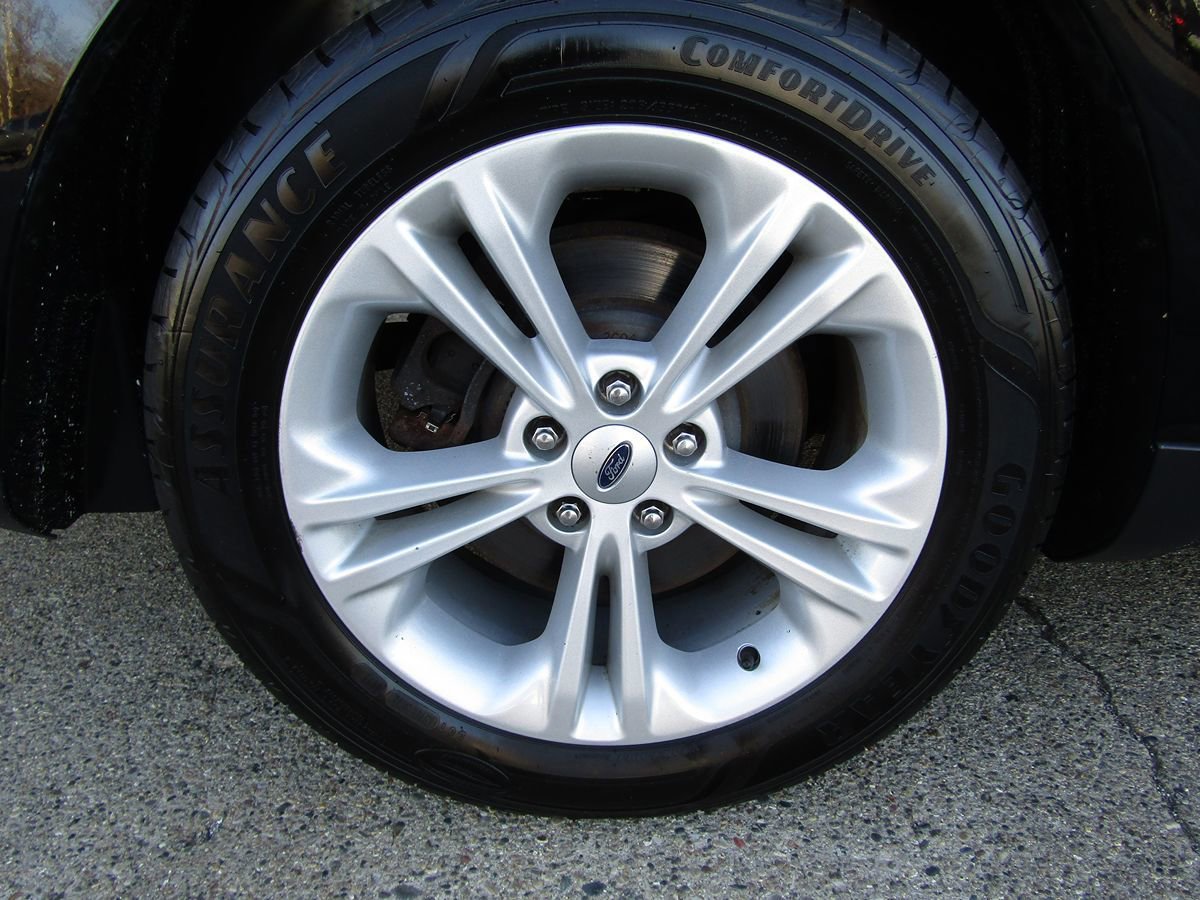 Used 2017 Ford Taurus SEL FWD image 37