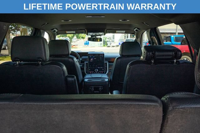 Used 2025 GMC Yukon Denali AWD/4WD image 14
