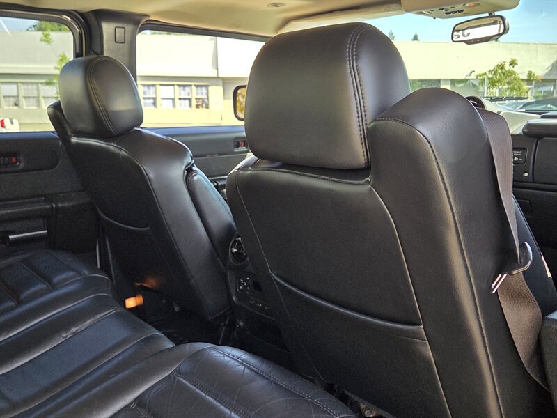 Used 2005 HUMMER H2 SUT w/ Preferred Equipment Group AWD/4WD image 17