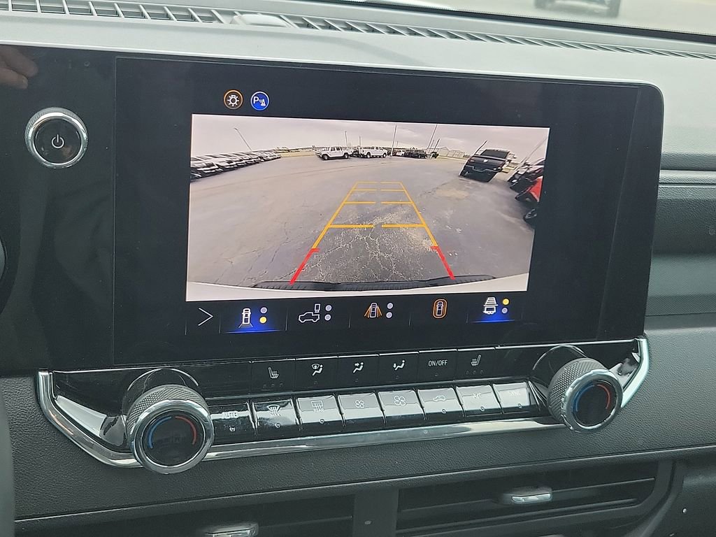 Used 2025 Chevrolet Colorado Trail Boss image 16