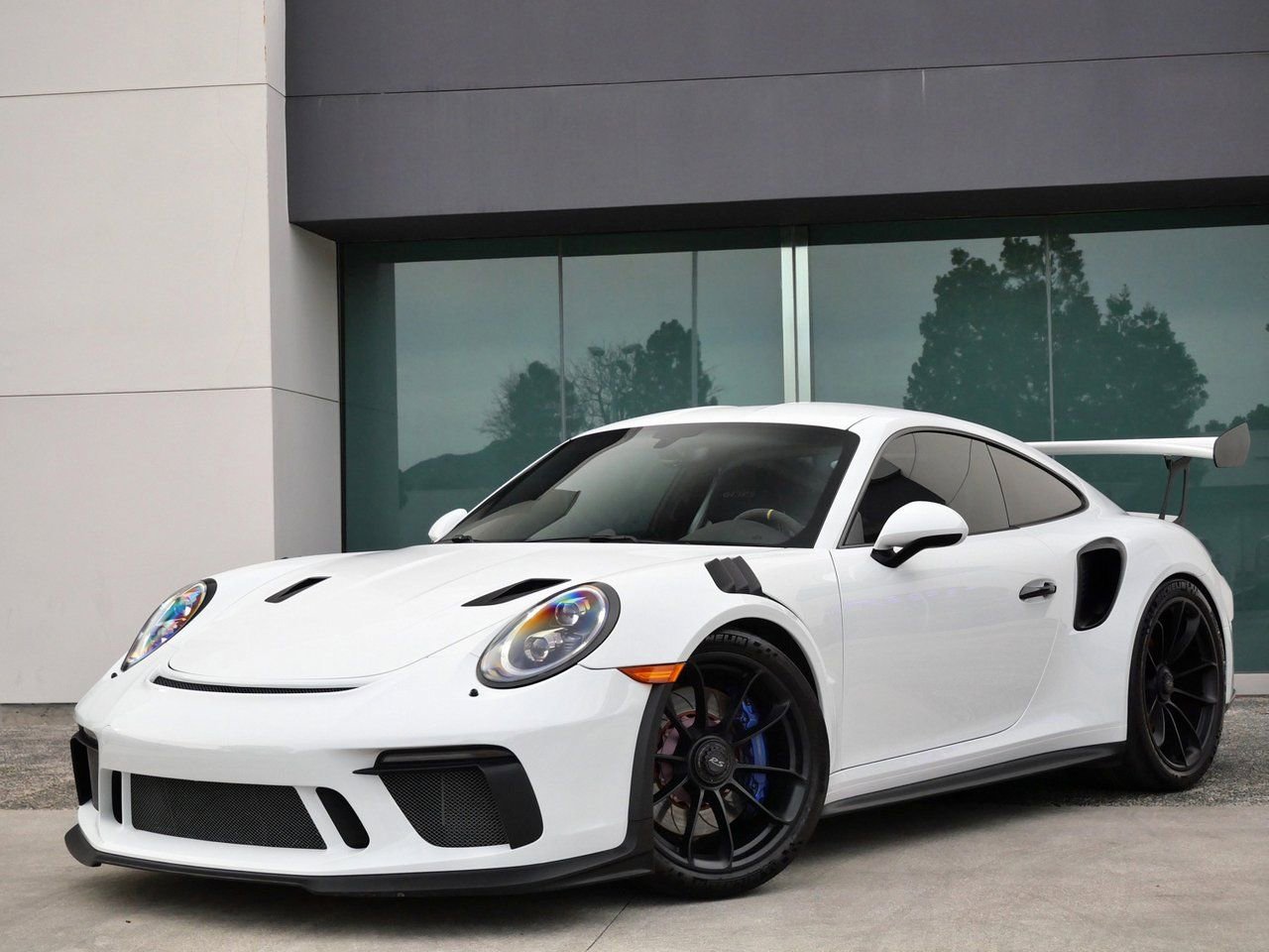 Used 2019 Porsche 911 GT3 RS image 3