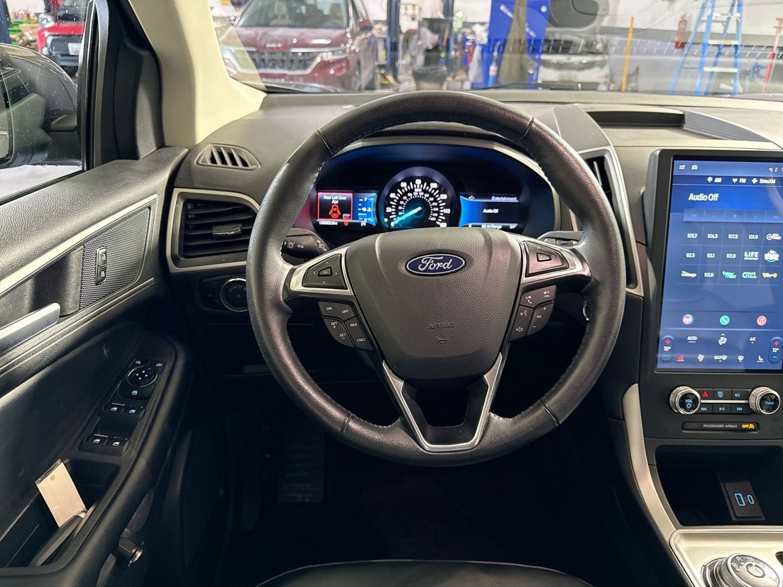 Used 2024 Ford Edge SEL image 16