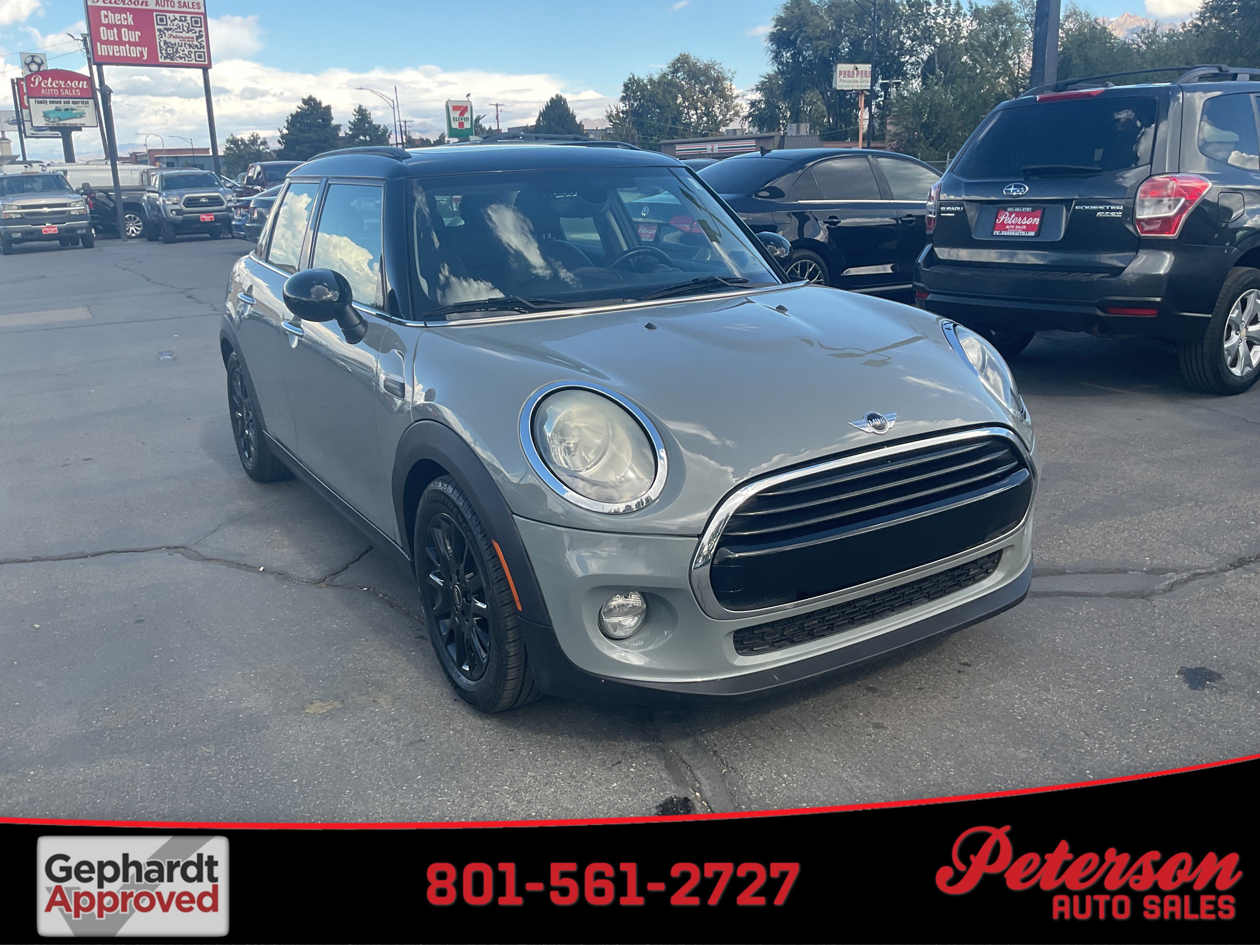 Used 2016 MINI Cooper 4-Door Hardtop FWD image 1