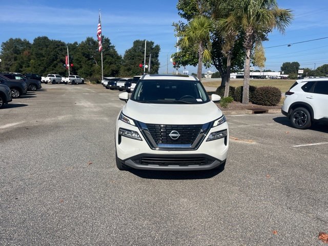 Used 2023 Nissan Rogue SV w/ SV Premium B Package image 2