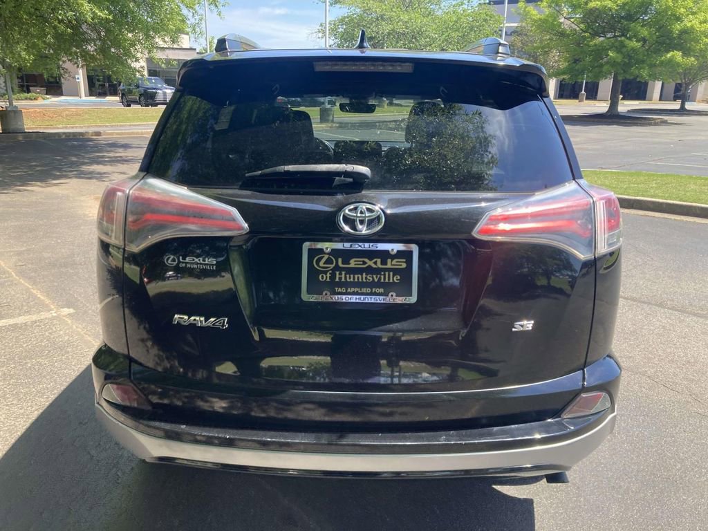 Used 2018 Toyota RAV4 SE w/ Power Extra Value Package FWD image 3
