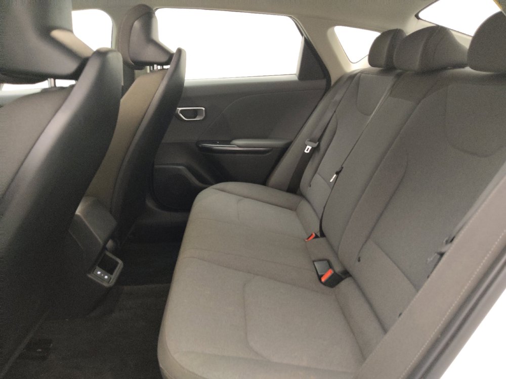 Used 2025 Kia K4 FWD image 18