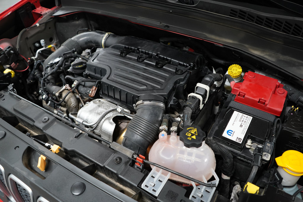 Certified 2023 Jeep Renegade Latitude AWD/4WD image 33