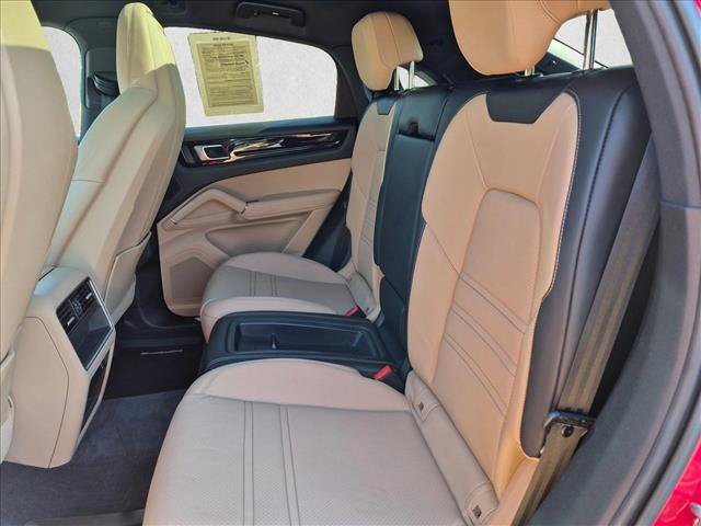 Used 2023 Porsche Cayenne Coupe AWD/4WD image 19