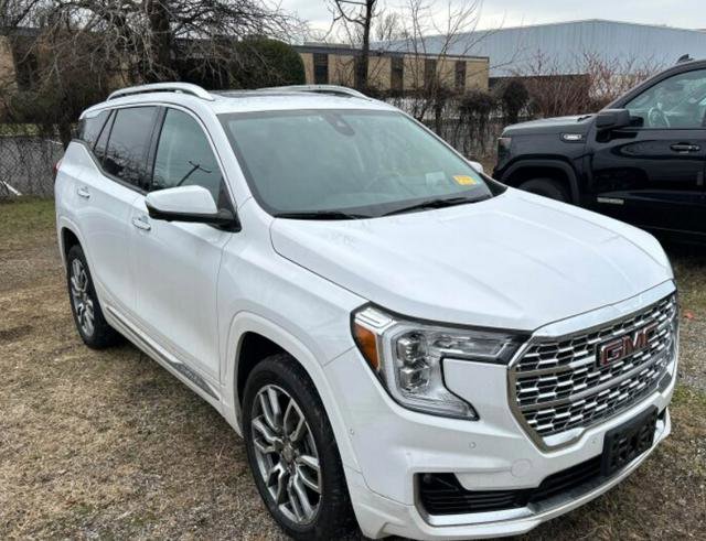 Used 2022 GMC Terrain Denali w/ Denali Premium Package image 6