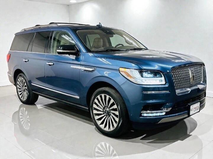 Used 2019 Lincoln Navigator Reserve w/ Cargo Package AWD/4WD image 2