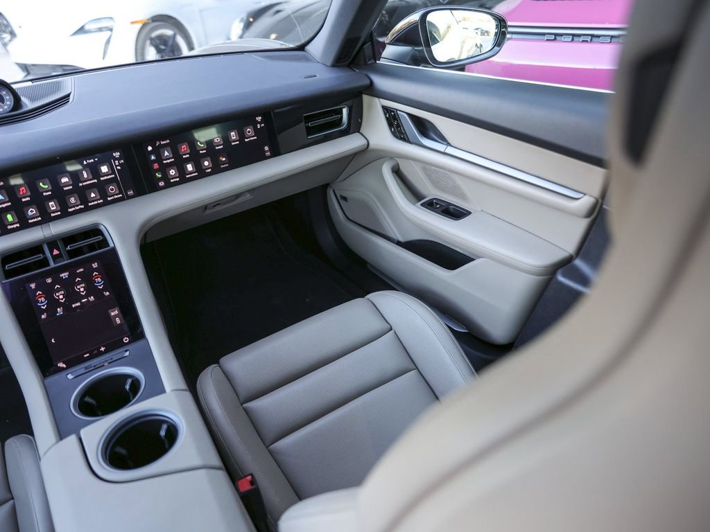 Certified 2021 Porsche Taycan 4S image 32