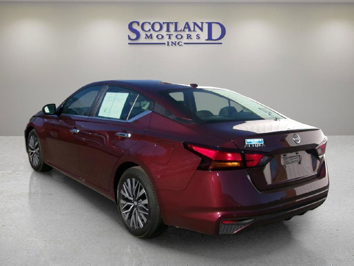 Used 2025 Nissan Altima 2.5 SV FWD image 8