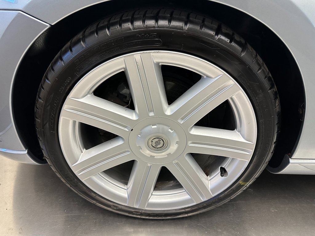 Used 2005 Chrysler Crossfire Limited image 29