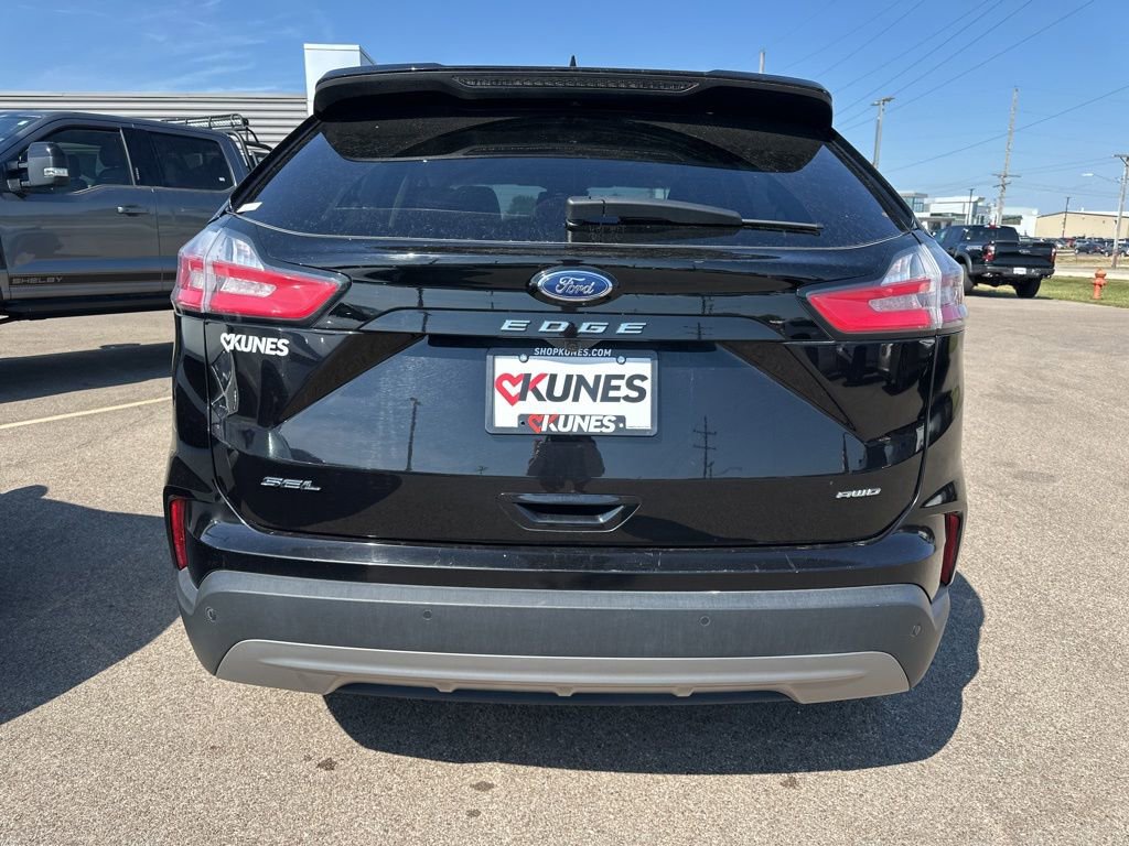 Used 2024 Ford Edge SEL image 10