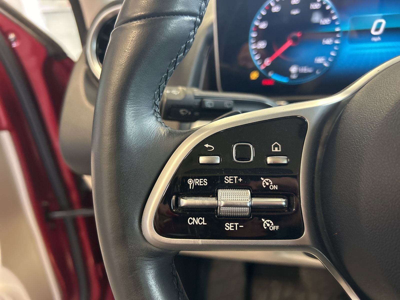 Used 2020 Mercedes-Benz GLB 250 4MATIC image 24