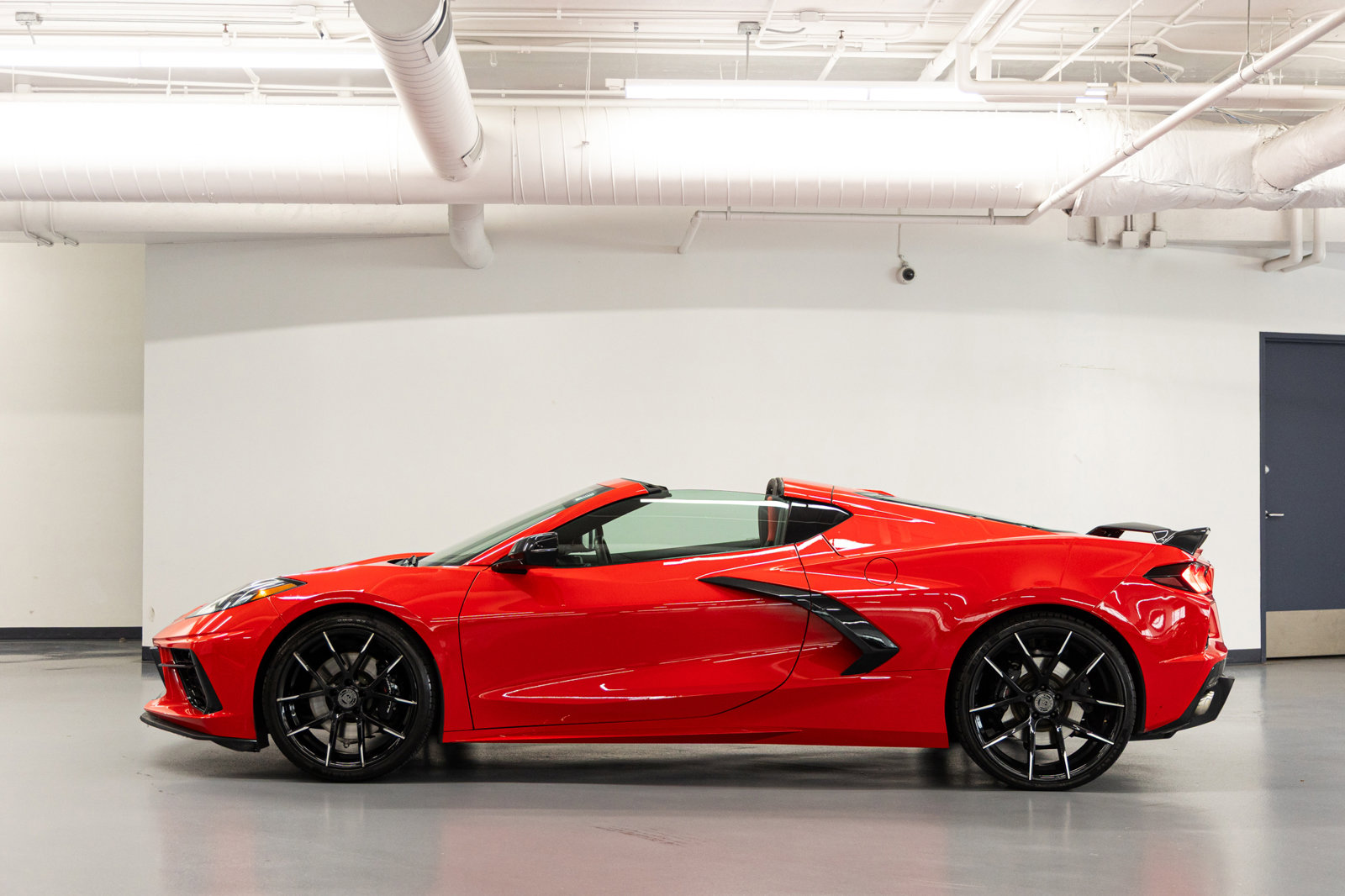 Used 2024 Chevrolet Corvette Stingray Coupe w/ Z51 Performance Package RWD image 2