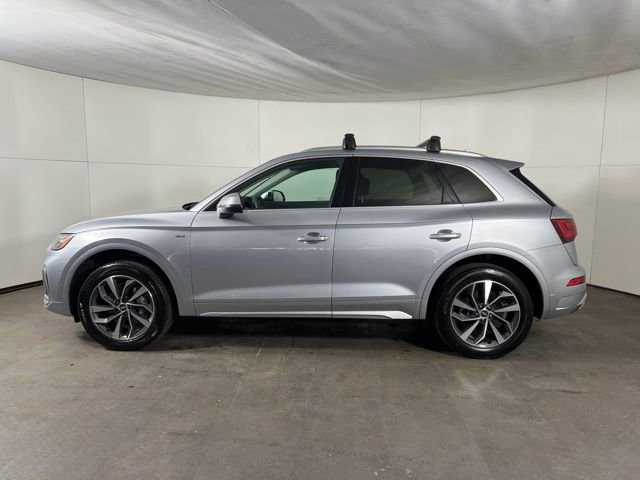 Used 2023 Audi Q5 2.0T Premium w/ Convenience Package image 4