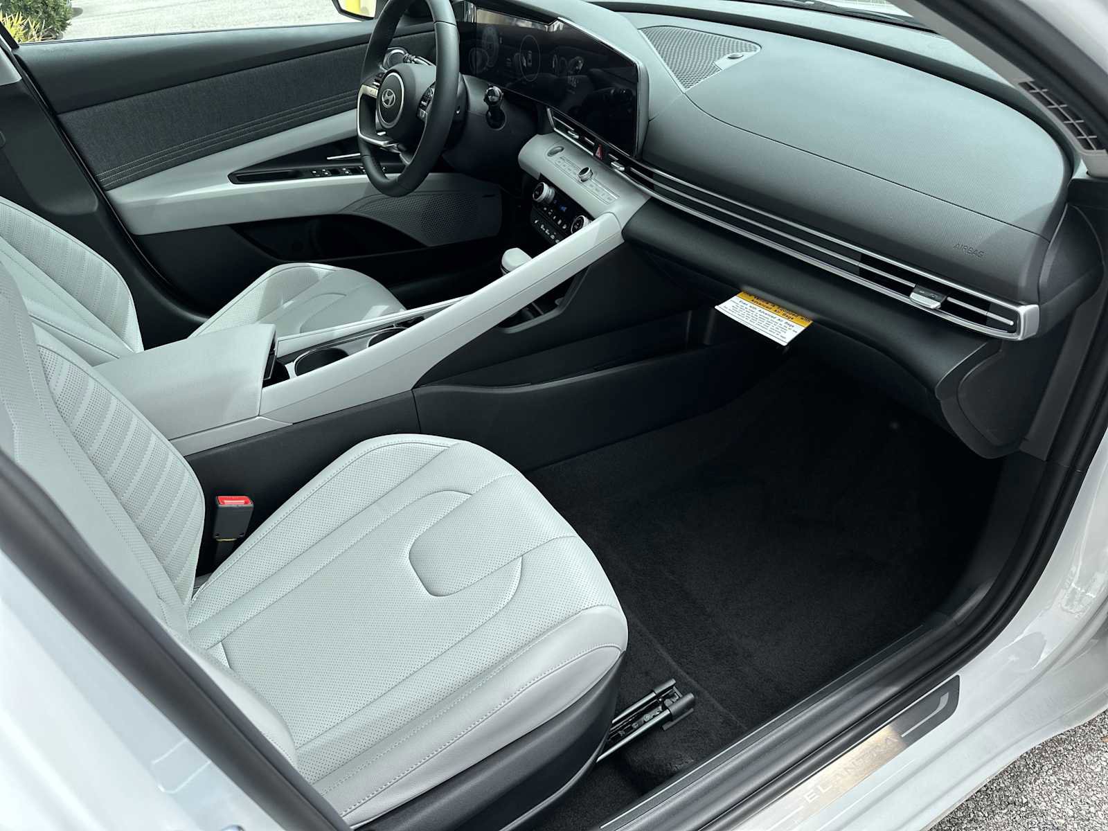 New 2026 Hyundai Elantra Limited FWD image 26