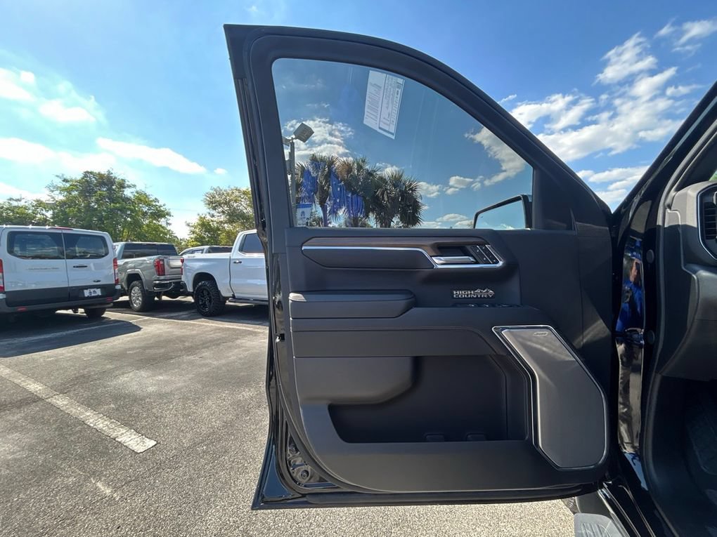 Used 2024 Chevrolet Silverado 1500 High Country AWD/4WD image 37
