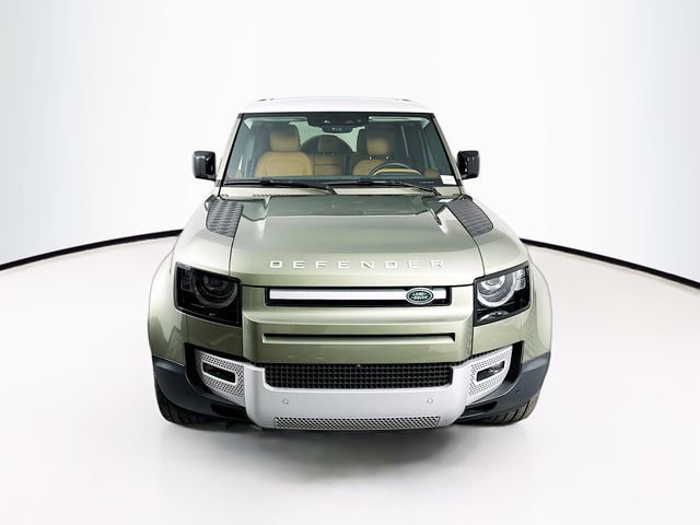 Used 2024 Land Rover Defender 110 SE AWD/4WD image 2