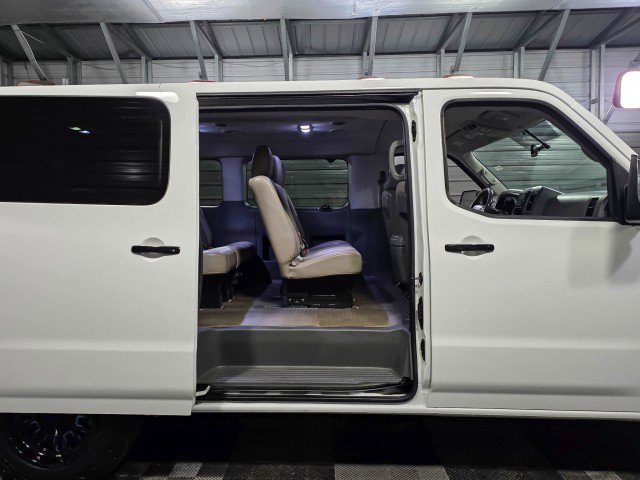 Used 2019 Nissan NV 3500 SL image 11