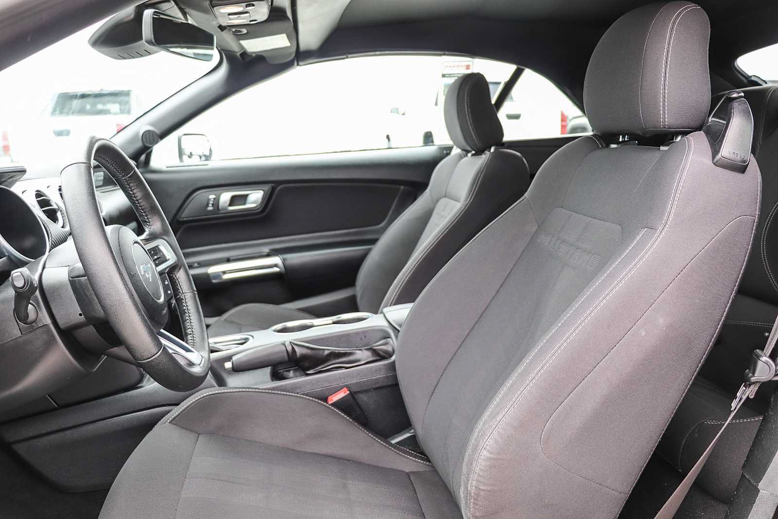 Used 2022 Ford Mustang Convertible RWD image 17