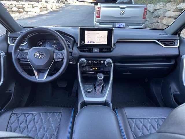 Used 2023 Toyota RAV4 SE image 8