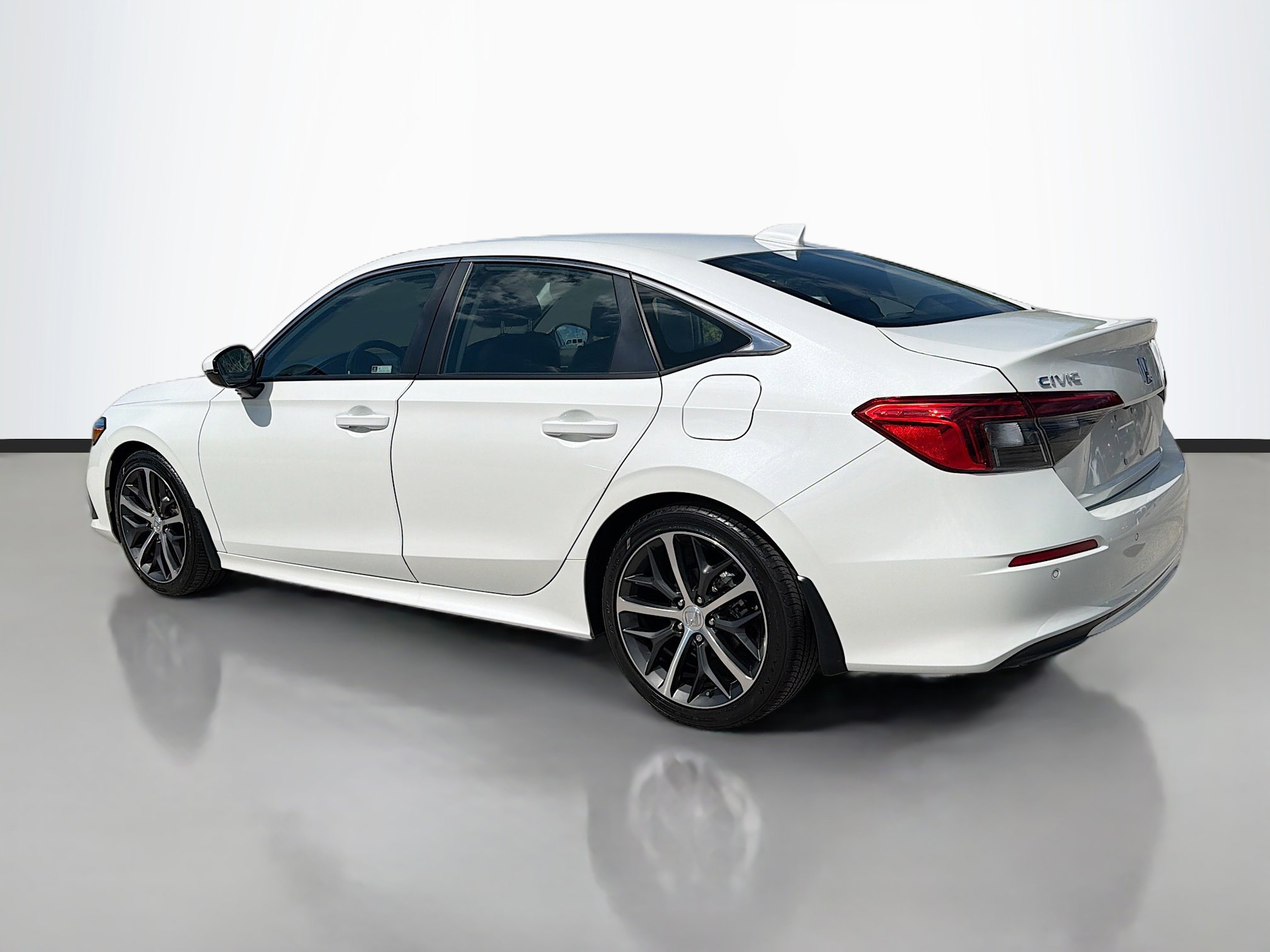 Used 2024 Honda Civic Touring image 5