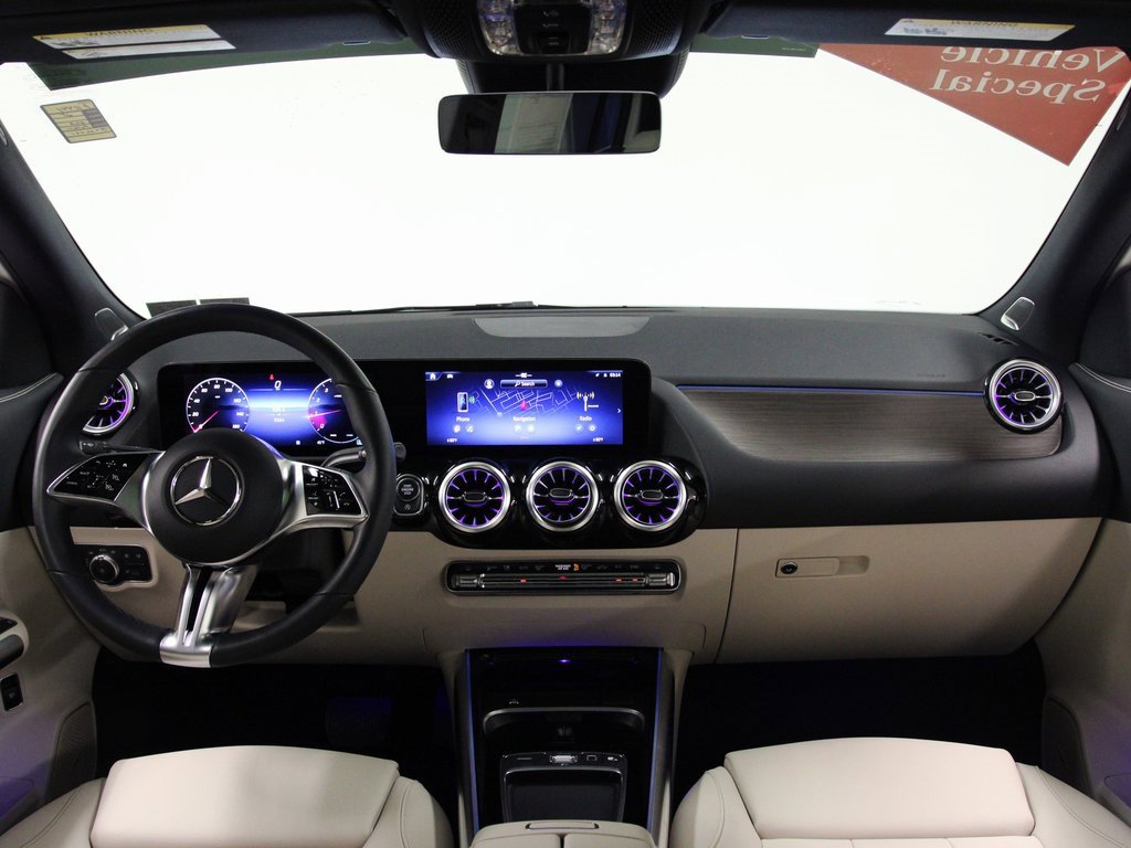 Certified 2025 Mercedes-Benz GLA 250 4MATIC image 2