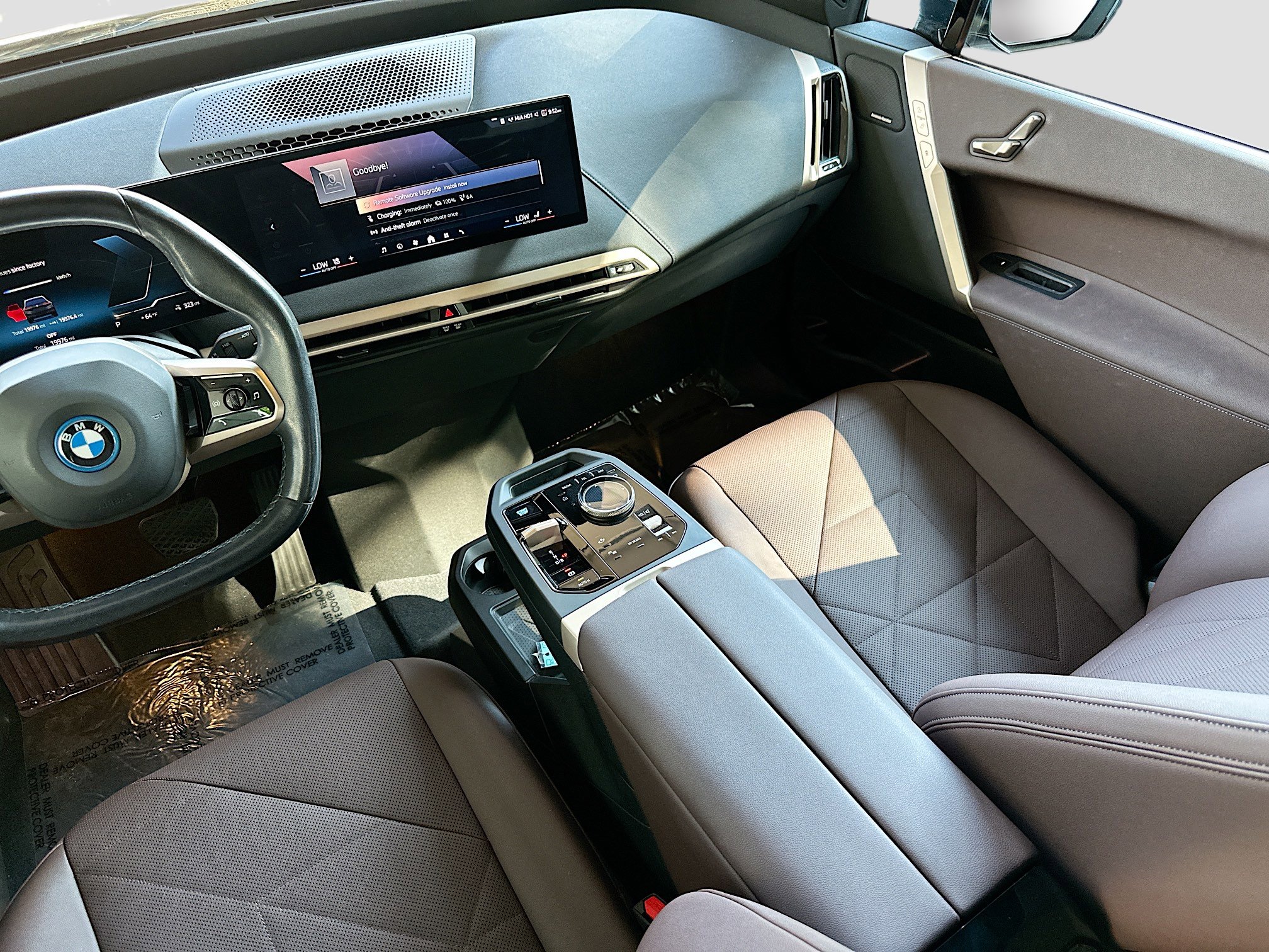 Used 2024 BMW iX xDrive50 w/ Sport Package image 25